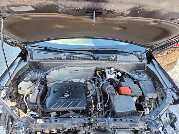 2021 CHEVROLET TRAILBLAZE LT — Engine bay