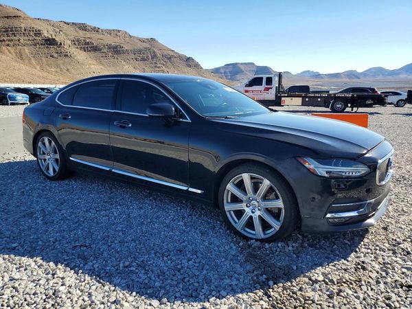 2018 VOLVO S90 Inscription — Passenger 3/4
