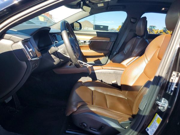 2018 VOLVO S90 Inscription — DENT