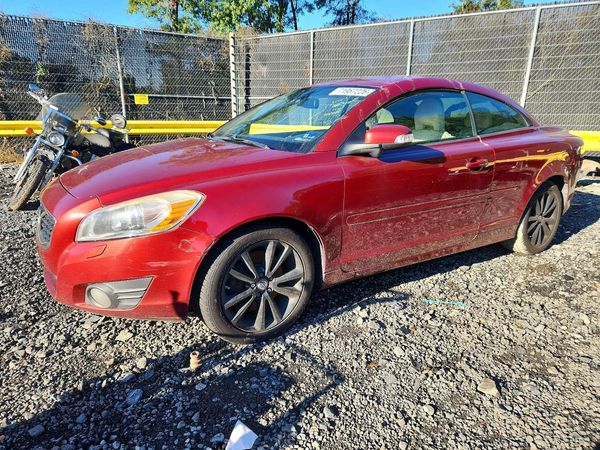 2012 VOLVO C70 — DSFA — Front 3/4