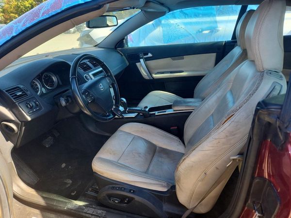 2012 VOLVO C70 — DENT