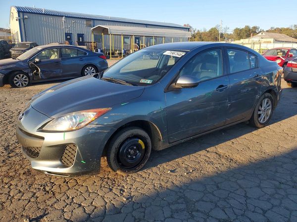2013 MAZDA 3 — DSFA — Front 3/4