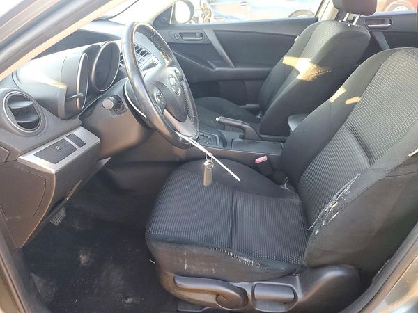 2013 MAZDA 3 Touring/GS — DENT