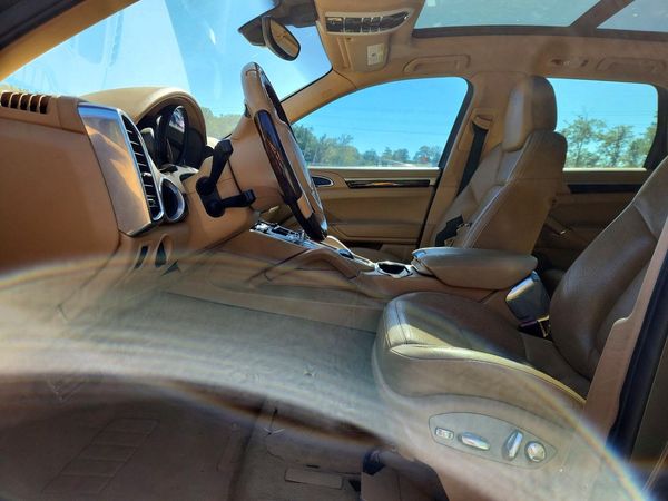 2012 PORSCHE CAYENNE S Hybrid — DENT