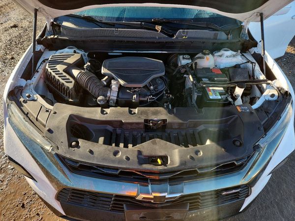 2019 CHEVROLET BLAZER RS — Engine bay