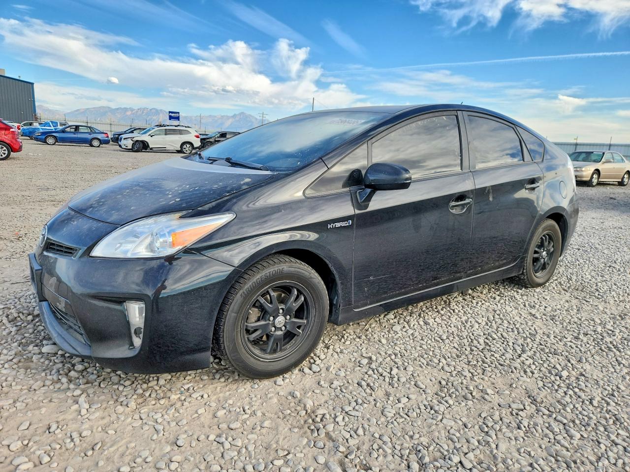 2015 TOYOTA PRIUS — Front 3/4