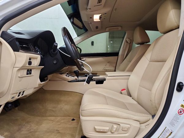 2015 LEXUS ES 350 — DENT