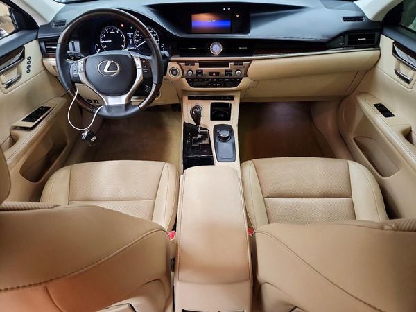 2015 LEXUS ES 350 — CKPT