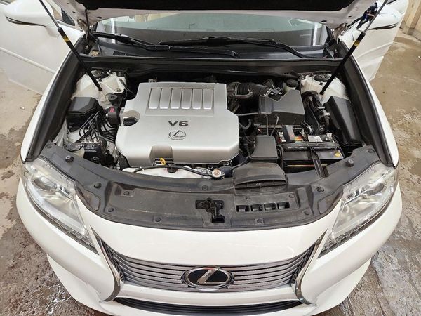2015 LEXUS ES 350 — Engine bay