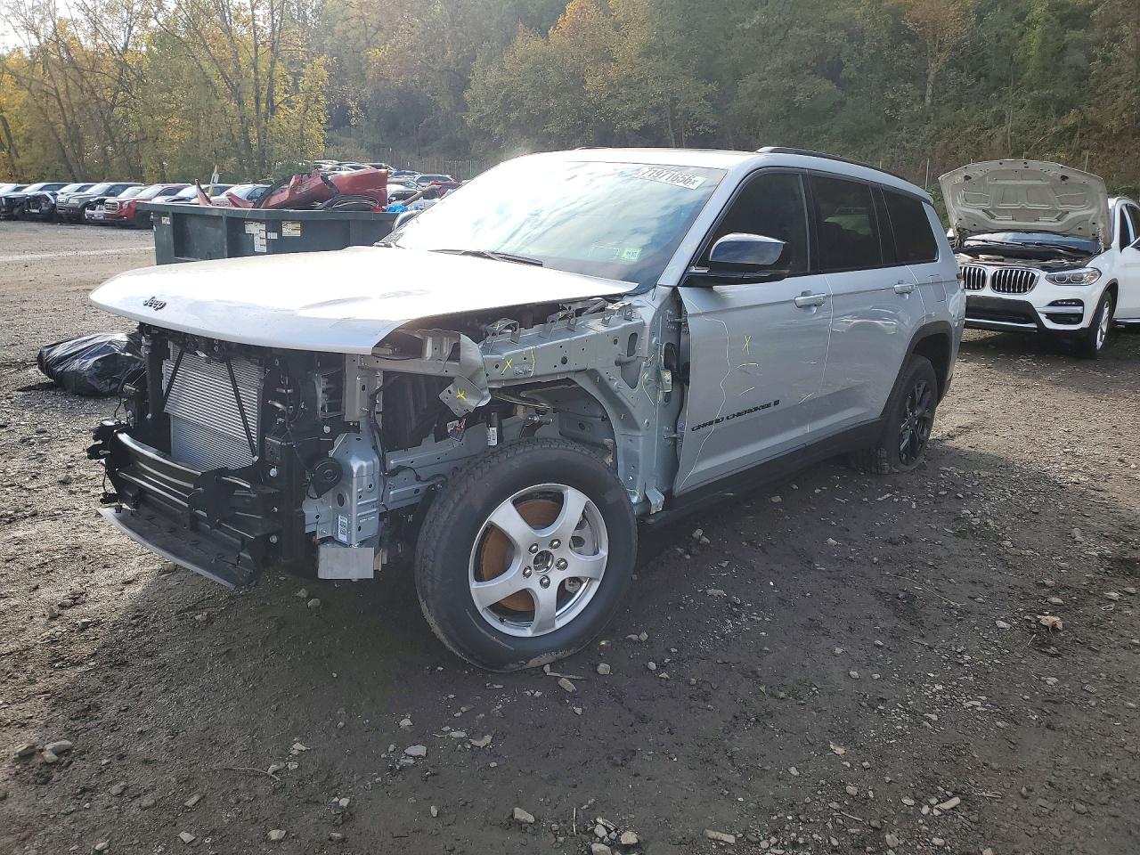 2026 JEEP GRAND CHEROKEE Base, Laredo — Front 3/4