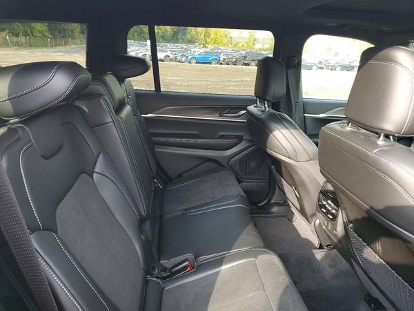 2026 JEEP GRAND CHEROKEE Base, Laredo — PSRS