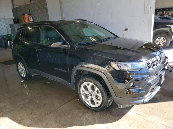 2025 JEEP COMPASS North, Latitude — Passenger 3/4