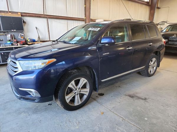 2013 TOYOTA HIGHLANDER Base/Hybrid — Front 3/4
