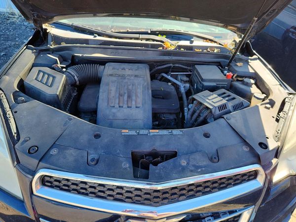 2015 CHEVROLET EQUINOX 1LT — Engine bay
