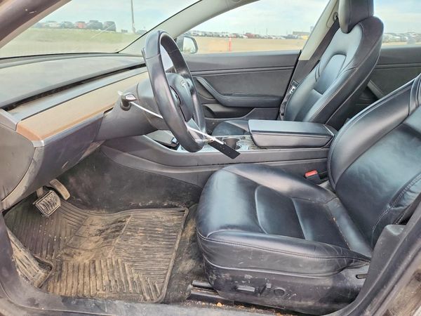 2019 TESLA MODEL 3 — DENT