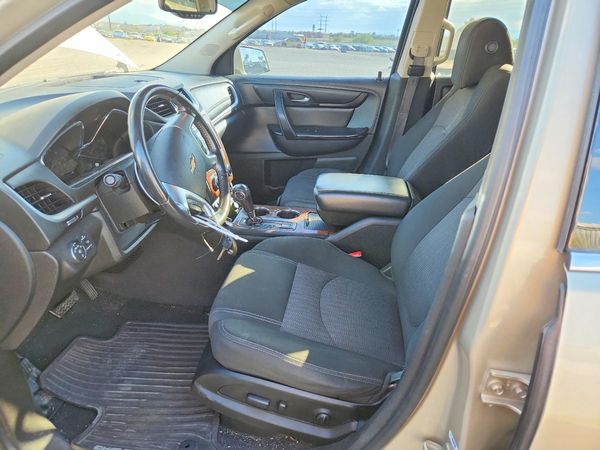 2014 CHEVROLET TRAVERSE 2LT — DENT