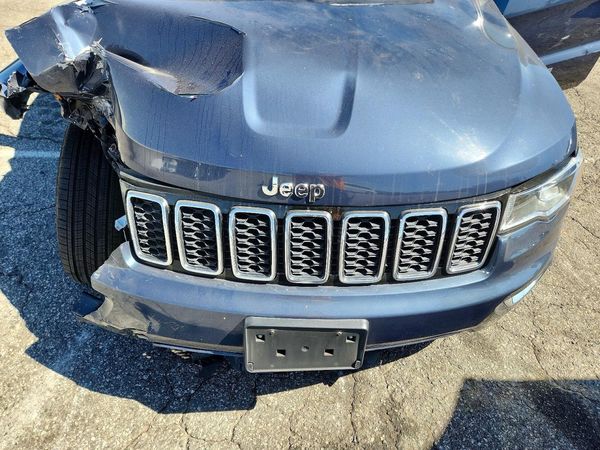 2021 JEEP CHEROKEE Limited — Engine bay