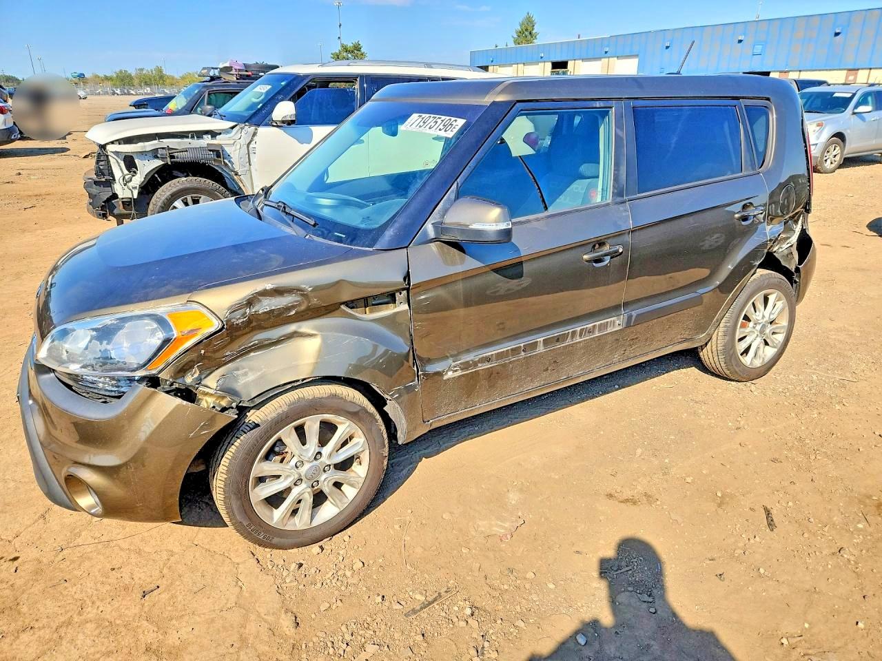 2012 KIA SOUL GL — Front 3/4