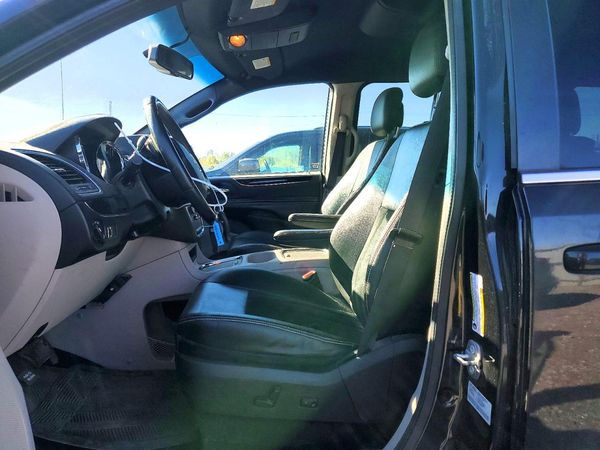 2016 DODGE CARAVAN SE — DENT
