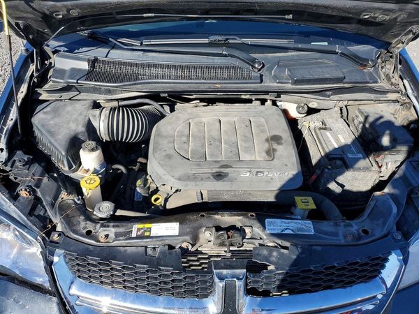 2016 DODGE CARAVAN SE — Engine bay