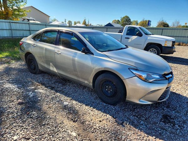 2017 TOYOTA CAMRY LE/SE/XLE/XSE — Passenger 3/4