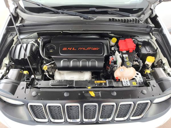 2020 JEEP RENEGADE Latitude, Longitude — Engine bay