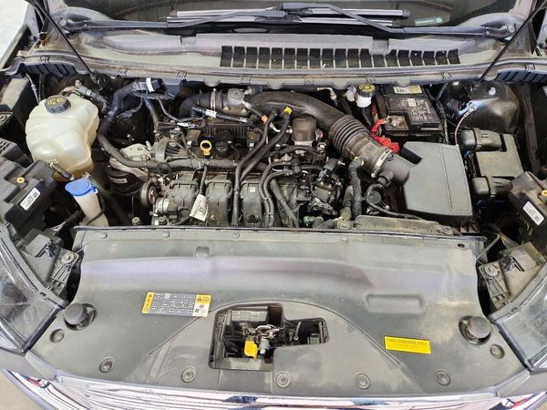 2019 FORD EDGE SEL — Engine bay