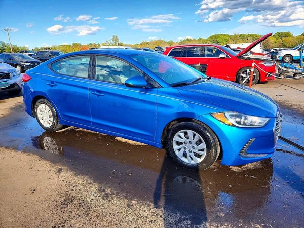 2018 HYUNDAI ELANTRA SE — Passenger 3/4