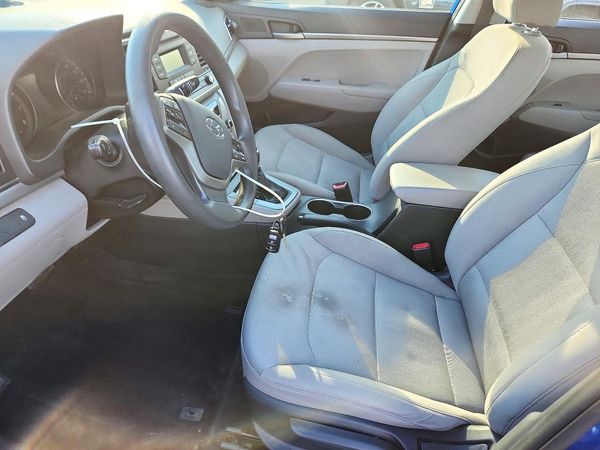 2018 HYUNDAI ELANTRA SE — DENT