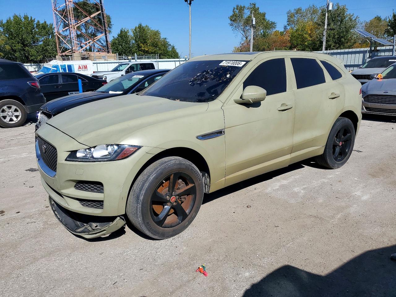 2017 JAGUAR F-PACE Premium — Front 3/4
