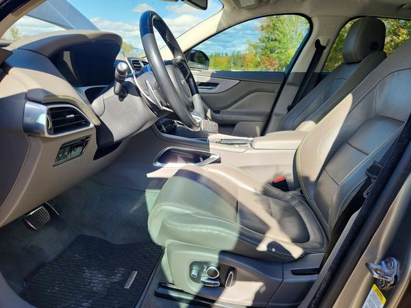 2018 JAGUAR F-PACE R Sport — DENT
