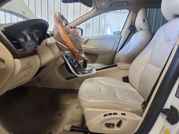 2012 VOLVO XC60 — DENT