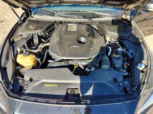 2017 INFINITI Q50 — Engine bay
