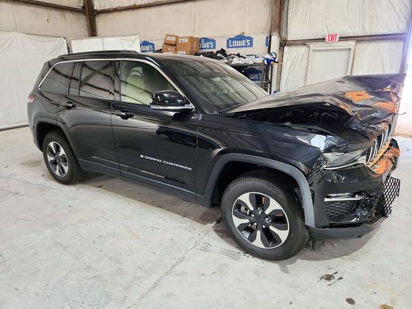 2024 JEEP GRAND CHEROKEE Limited 4XE — Passenger 3/4