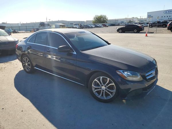 2015 MERCEDES-BENZ C Base — Passenger 3/4