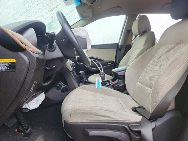 2015 HYUNDAI SANTA FE GL — DENT