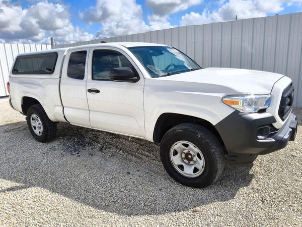 2022 TOYOTA TACOMA SR5 — Passenger 3/4