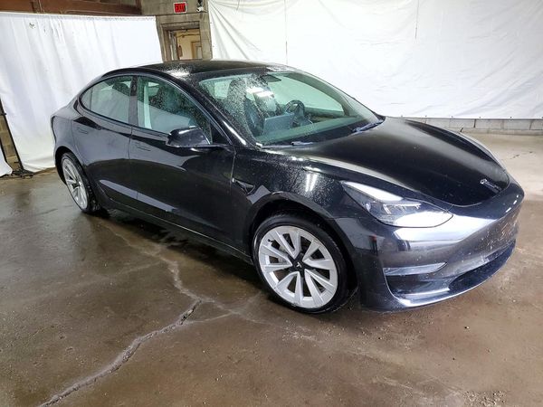 2022 TESLA MODEL 3 — Passenger 3/4