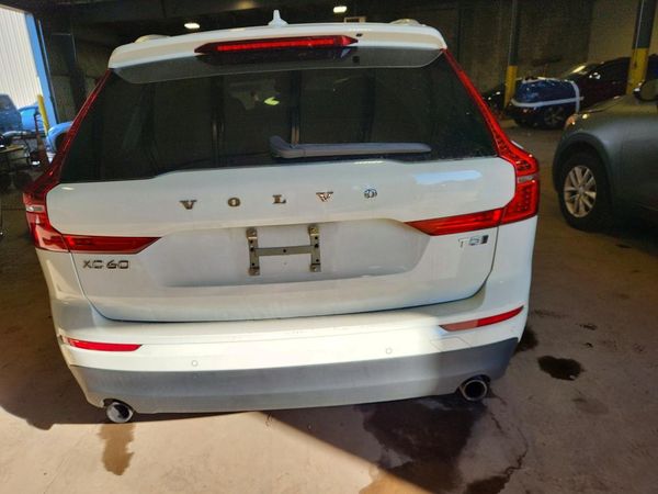 2020 VOLVO XC60 Momentum — DIRR