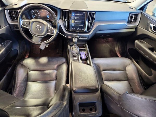 2020 VOLVO XC60 Momentum — CKPT