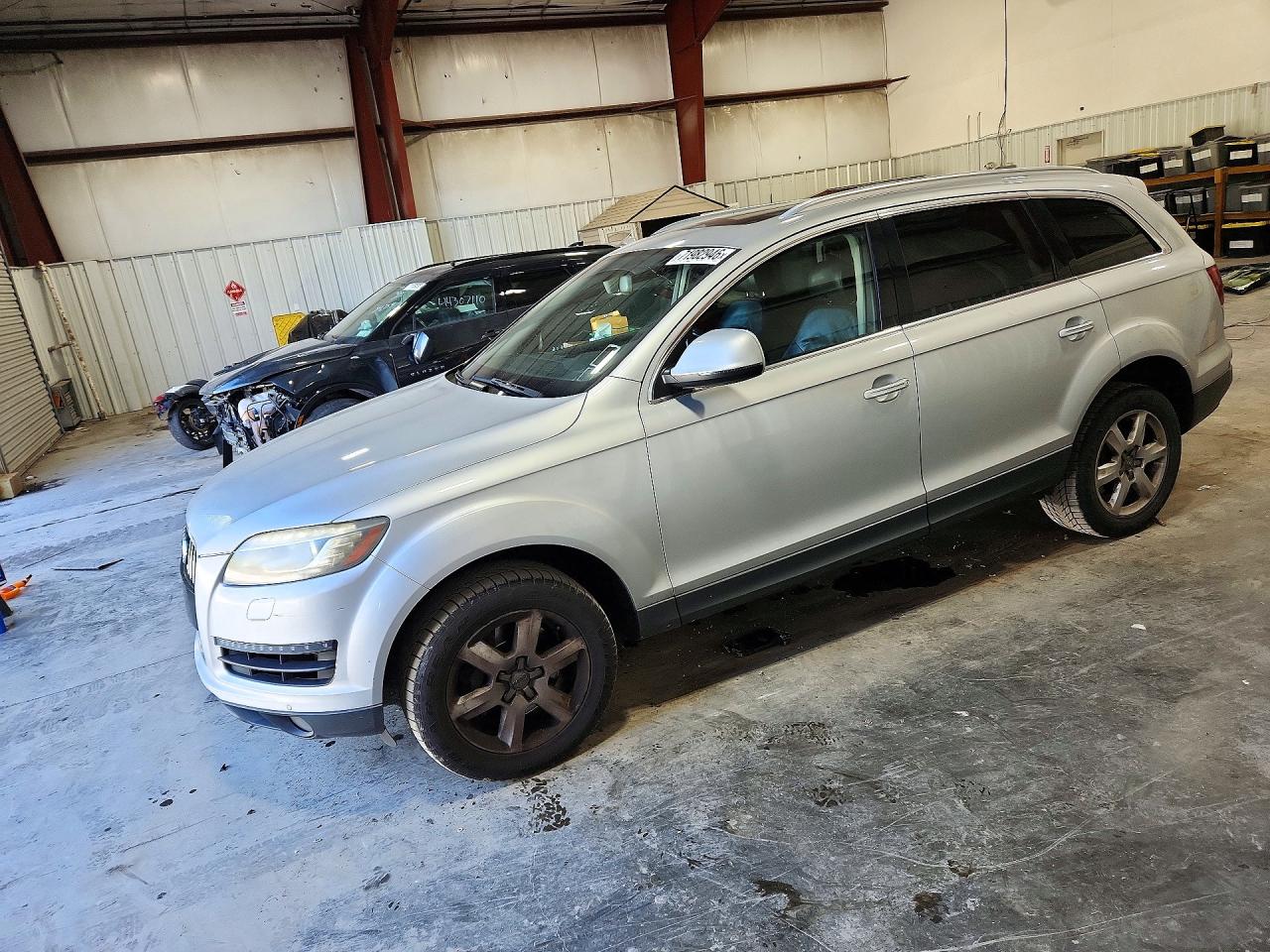 2013 AUDI Q7 Premium Plus — Front 3/4