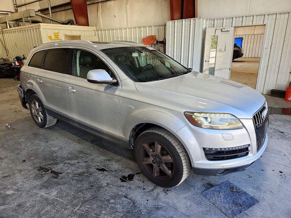 2013 AUDI Q7 Premium Plus — Passenger 3/4