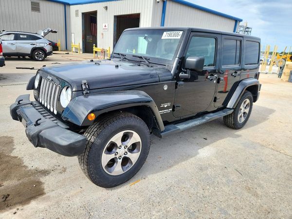 2016 JEEP WRANGLER UNLIMITED Sahara — Front 3/4