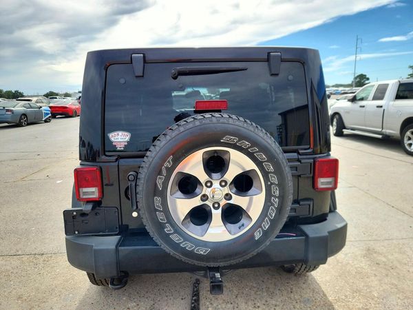 2016 JEEP WRANGLER UNLIMITED Sahara — DIRR