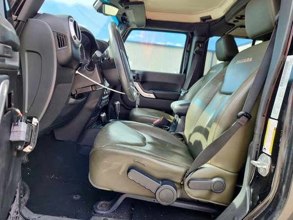2016 JEEP WRANGLER UNLIMITED Sahara — DENT