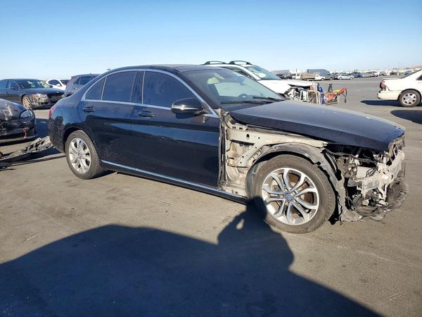 2016 MERCEDES-BENZ C C300 — Passenger 3/4