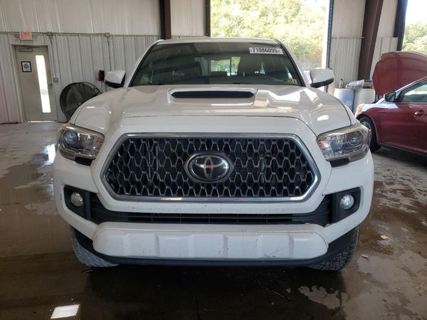 2019 TOYOTA TACOMA DOUBLE CAB SR5