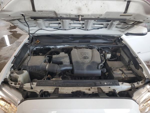 2019 TOYOTA TACOMA DOUBLE CAB SR5