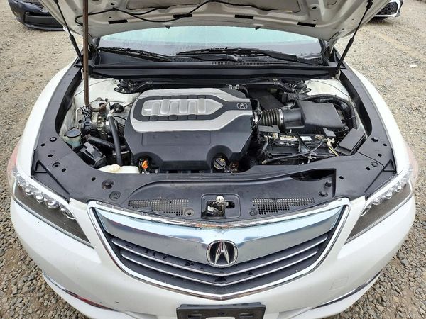 2014 ACURA RLX Tech — Engine bay