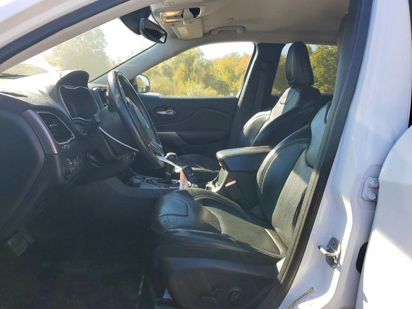 2019 JEEP CHEROKEE Limited — DENT